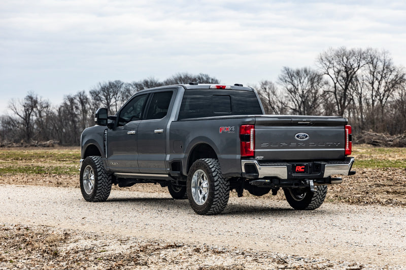 ラフカントリー 2インチ レベリングキット トラックバーブラケット付き | フォード F-250/F-350 Super Duty (2017-2026)