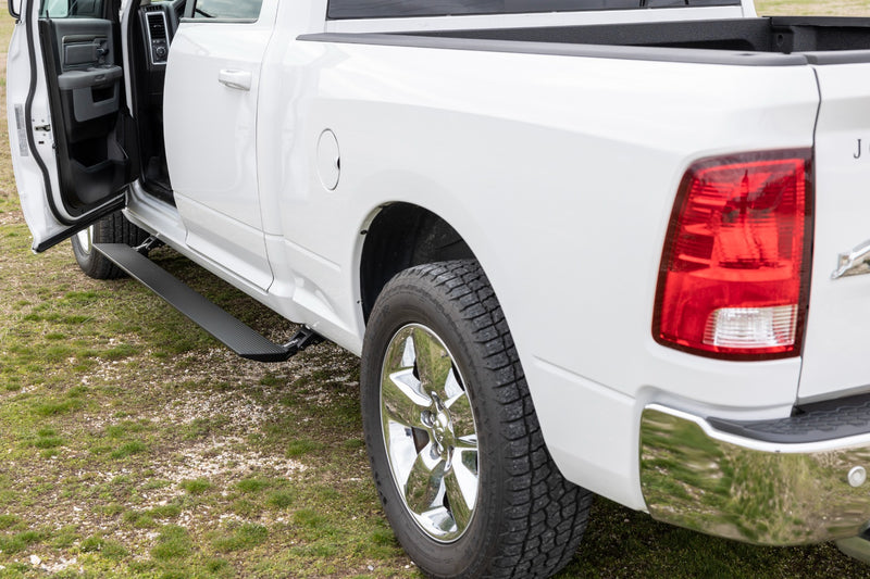 ラフカントリー パワーランニングボード デュアル電動モーター ラム 1500 2WD/4WD (2009-2024)
