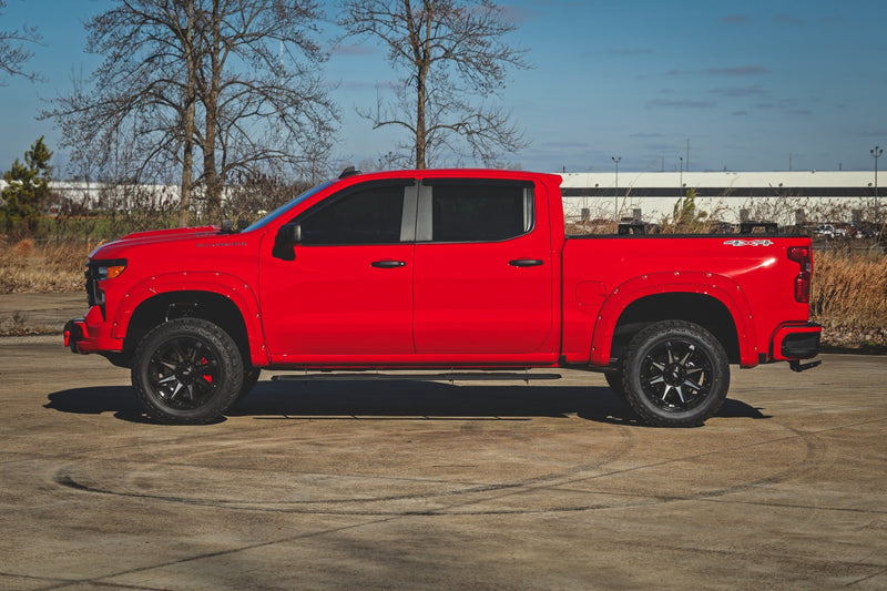 ラフカントリー TR2 ランニングボード シボレー/GMC 1500/2500HD/3500HD (2019-2026)