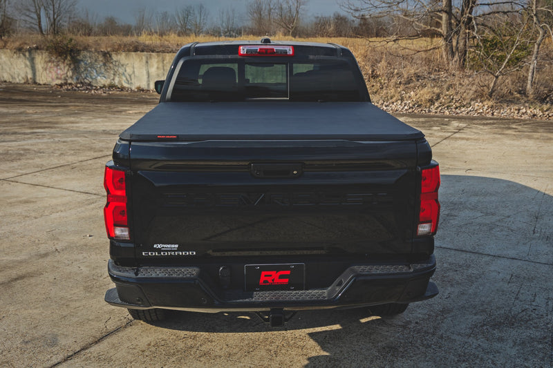 ラフカントリー ソフトトライフォールドトノーカバー 5フィートベッド シボレー Colorado/GMC Canyon 2WD/4WD (2023-2026)