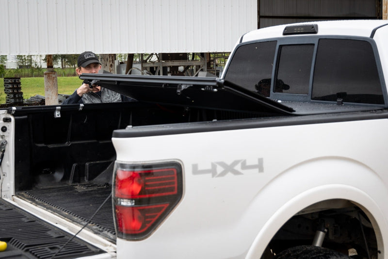 ラフカントリー ハードロープロファイルベッドカバー フォード F-150 2004-2014