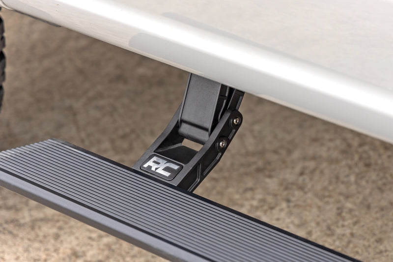 ラフカントリー HT-Series パワーランニングボード フォード F-150/Lightning/Raptor/F-250/F-350 (2015-2026)