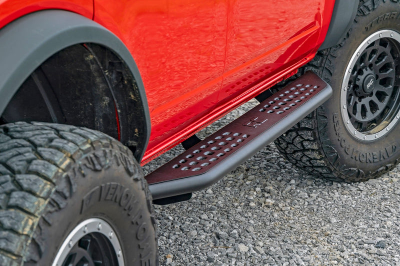 ラフカントリー OV2 ランニングボード 4ドア フォード Bronco 4WD 2021-2026