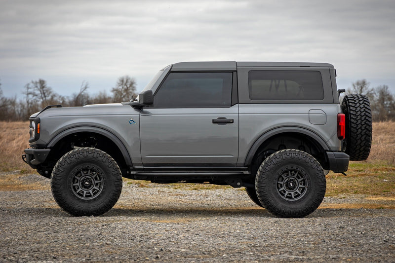 ラフカントリー OV2 ランニングボード サイドステップ 2ドア フォード Bronco (2021-2026)