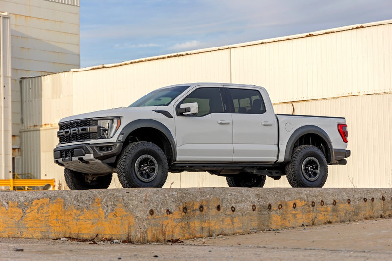 ラフカントリー 2.25インチ コイルスプリングリフトキット | フォード F-150 Raptor 4WD (2021-2026)