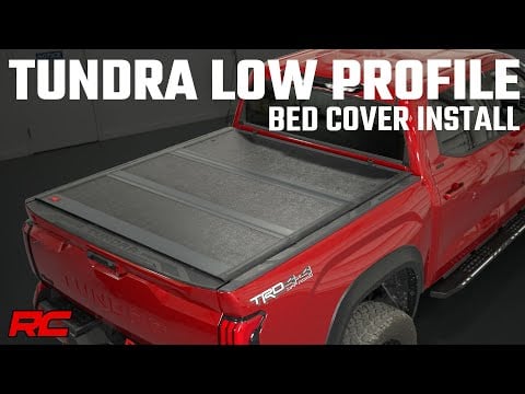 ラフカントリー ハードロープロファイルベッドカバー トライフォールド | トヨタ Tundra 2022-2026 | 5'7" ベッド