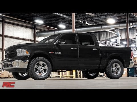 ラフカントリー 2.5インチ レベリングキット | ラム 1500 4WD (2012-2018 & Classic)
