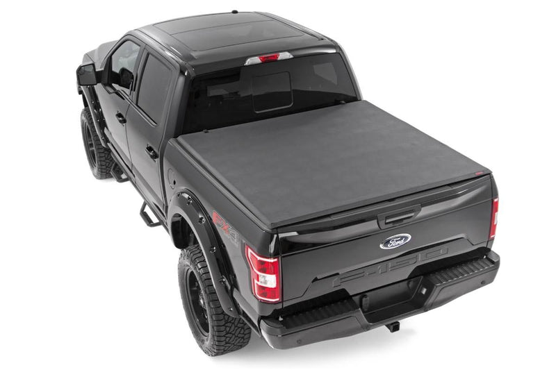 ラフカントリー ソフトトライフォールドトノーカバー | フォード F-150 / F-150 Lightning (2021-2026)