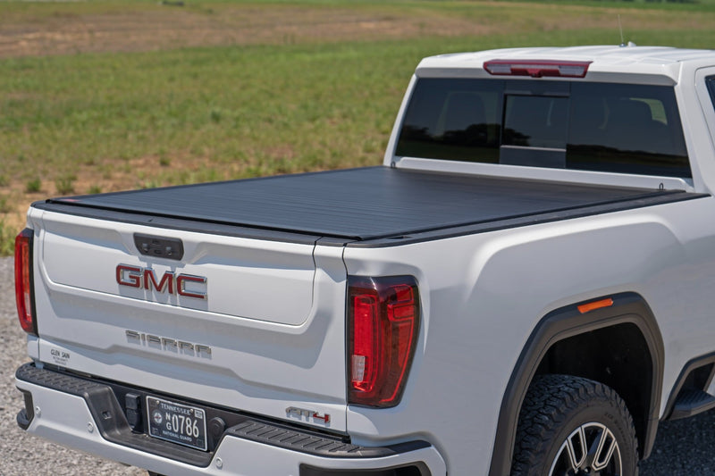 ラフカントリー ハードロールアップベッドカバー 6'9" ベッド シボレー/GMC シルバラード/シエラ 2500HD/3500HD (2020-2026)