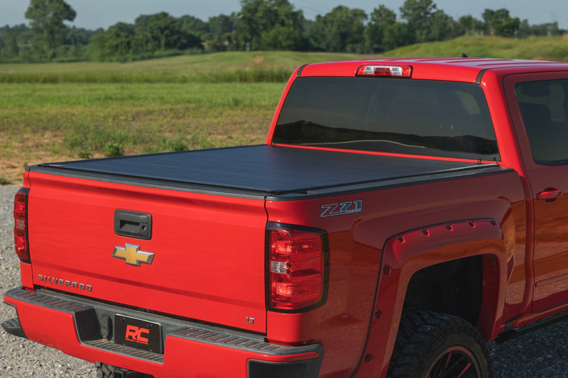 ラフカントリー ハードロールアップ トノーカバー 5'9" ベッド シボレー/GMC 1500 (2014-2018)