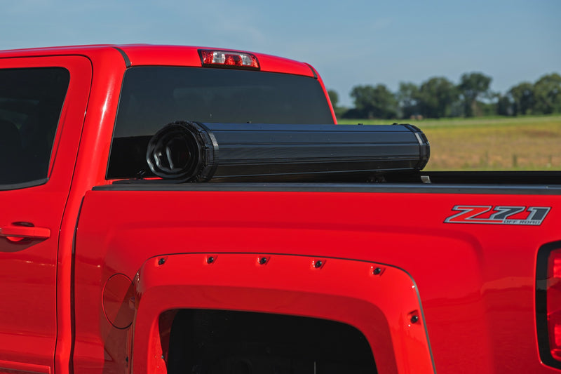 ラフカントリー ハードロールアップ トノーカバー 5'9" ベッド シボレー/GMC 1500 (2014-2018)
