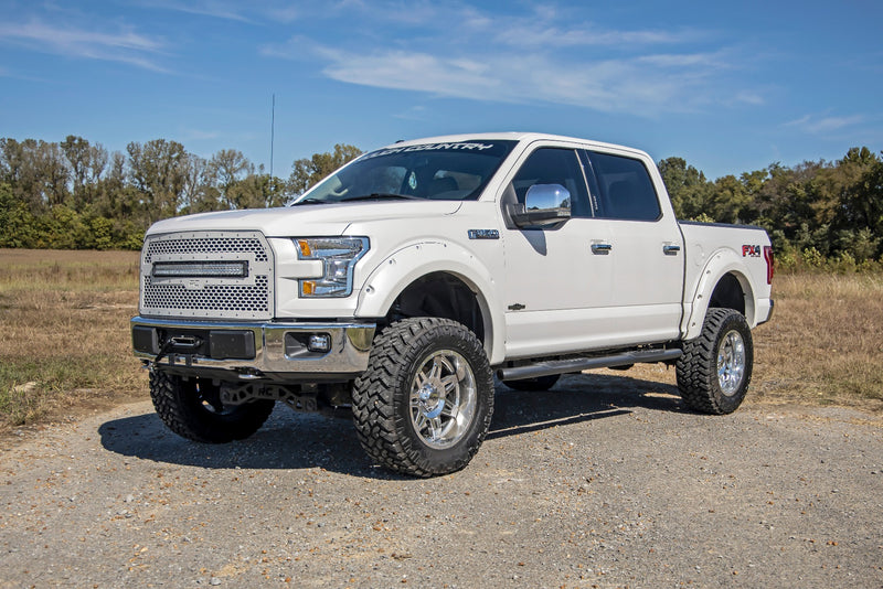 ラフカントリー オーバルナーフステップ クルーキャブ用 ブラック フォード F-150/Lightning/F-250/F-350/Raptor (2015-2026)