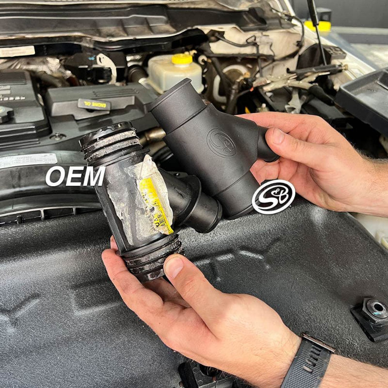 S&B アルミニウム クーラントYパイプ ダッジ Ram 2013-2015 Cummins 6.7L (デュアルラジエーター用)