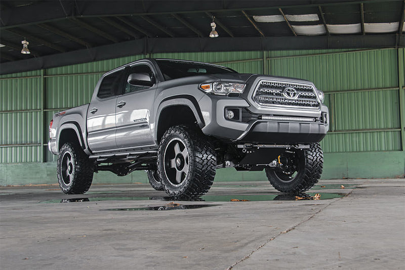 ラフカントリー 4インチリフトキット | トヨタ タコマ 2WD/4WD (2016-2023)