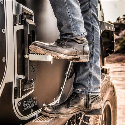 Smittybilt | アトラス ドアヒンジステップ - ATLAS DOOR HINGE MOUNTED STEP